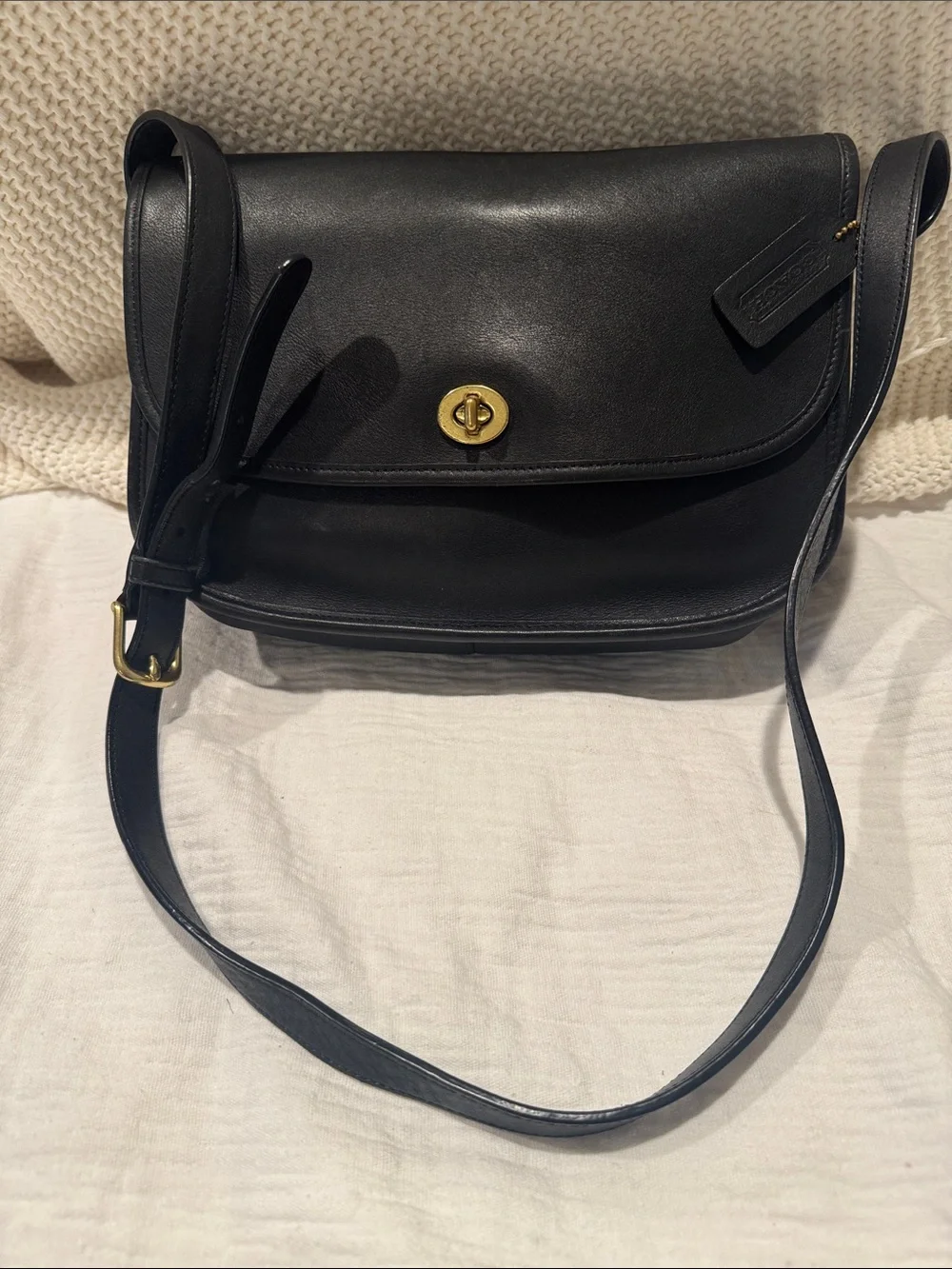 Coach Black Leather Shoulder Bag with Gold Turnlock
